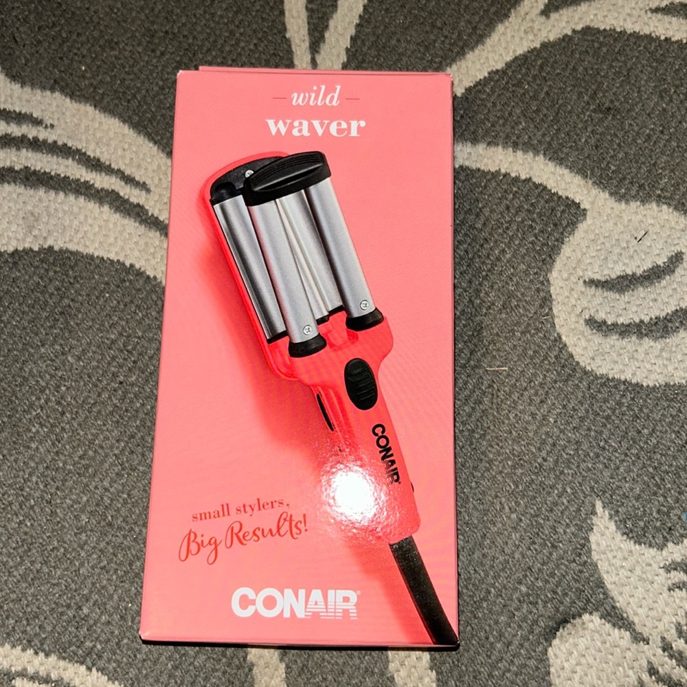 NWT unopened. Conair wild waver.